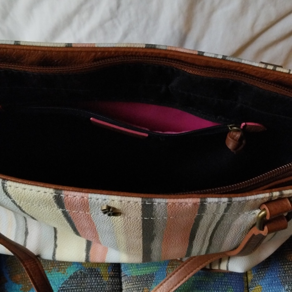 Purse - Picture 2 of 3